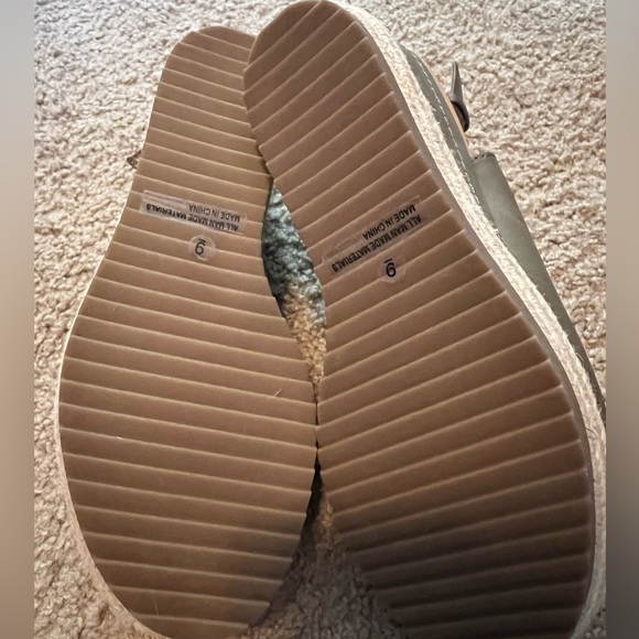 🌺🍃Host Pick🍃🌺 NWOT🎊Open Toe Wedge - Picture 2 of 3